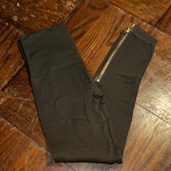 Green Spanx Leggings with Gold Zipper - Picture 1 of 6